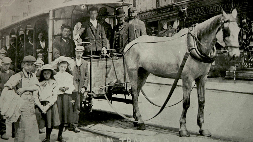 End of horse-drawn era 1905