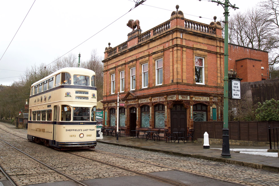Sheffield 510 outside the Red Lion-